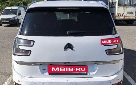 Citroen C4 Picasso II рестайлинг, 2018 год, 1 350 000 рублей, 2 фотография