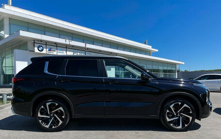 Mitsubishi Outlander, 2023 год, 4 320 000 рублей, 4 фотография