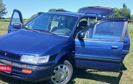Mitsubishi Space Wagon III, 1993 год, 240 000 рублей, 1 фотография