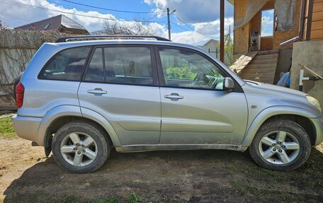 Toyota RAV4, 2004 год, 650 000 рублей, 1 фотография