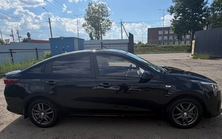 KIA Rio IV, 2021 год, 1 950 000 рублей, 2 фотография