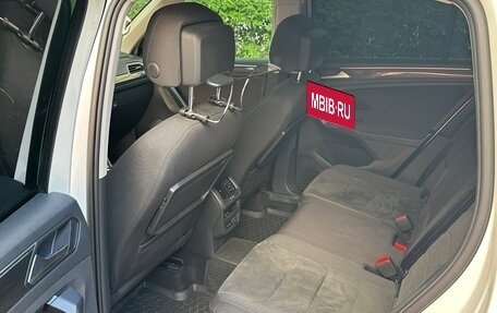 Volkswagen Tiguan II, 2018 год, 2 950 000 рублей, 7 фотография