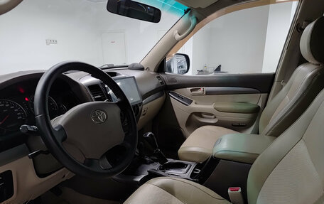 Toyota Land Cruiser Prado 120 рестайлинг, 2003 год, 1 808 000 рублей, 20 фотография