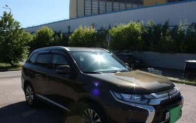 Mitsubishi Outlander III рестайлинг 3, 2019 год, 1 987 000 рублей, 1 фотография