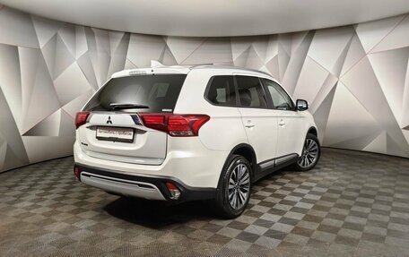 Mitsubishi Outlander III рестайлинг 3, 2021 год, 2 321 000 рублей, 2 фотография