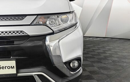 Mitsubishi Outlander III рестайлинг 3, 2021 год, 2 321 000 рублей, 10 фотография