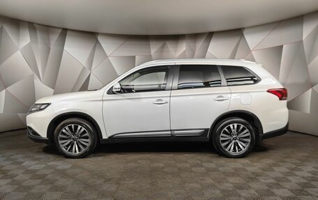 Mitsubishi Outlander III рестайлинг 3, 2021 год, 2 321 000 рублей, 5 фотография