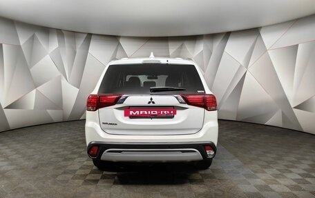 Mitsubishi Outlander III рестайлинг 3, 2021 год, 2 321 000 рублей, 8 фотография
