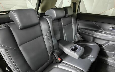 Mitsubishi Outlander III рестайлинг 3, 2021 год, 2 321 000 рублей, 17 фотография