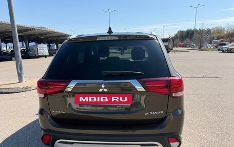 Mitsubishi Outlander III рестайлинг 3, 2019 год, 1 987 000 рублей, 9 фотография