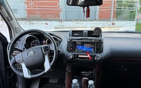 Toyota Land Cruiser Prado 150 рестайлинг 2, 2017 год, 4 313 013 рублей, 6 фотография