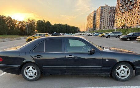 Mercedes-Benz E-Класс, 1998 год, 250 000 рублей, 3 фотография