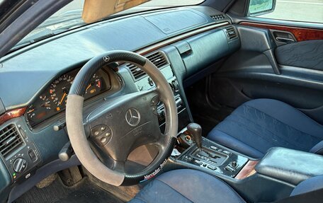 Mercedes-Benz E-Класс, 1998 год, 250 000 рублей, 5 фотография