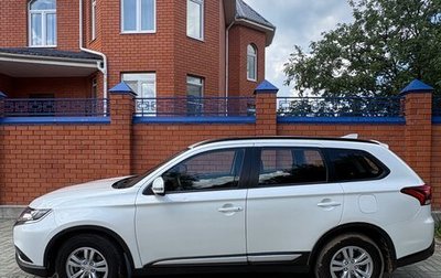 Mitsubishi Outlander III рестайлинг 3, 2022 год, 2 750 000 рублей, 1 фотография