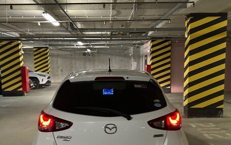 Mazda Demio IV, 2017 год, 1 050 000 рублей, 5 фотография