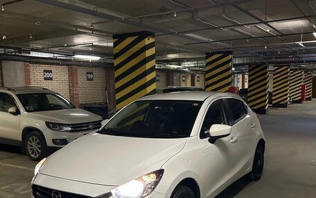 Mazda Demio IV, 2017 год, 1 050 000 рублей, 3 фотография