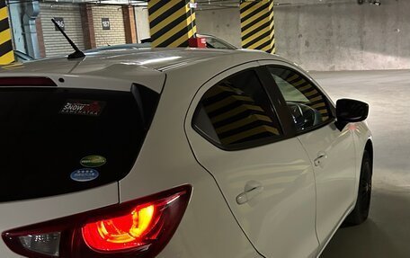 Mazda Demio IV, 2017 год, 1 050 000 рублей, 8 фотография