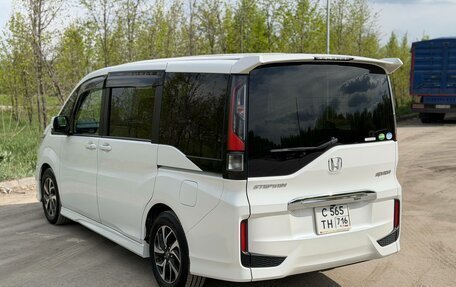 Honda Stepwgn IV, 2020 год, 2 600 000 рублей, 5 фотография