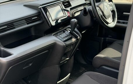 Honda Stepwgn IV, 2020 год, 2 600 000 рублей, 16 фотография