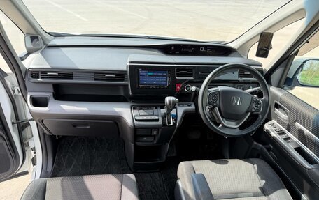 Honda Stepwgn IV, 2020 год, 2 600 000 рублей, 8 фотография