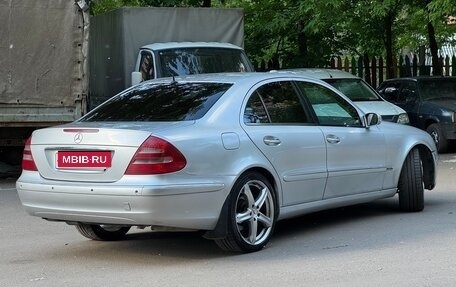 Mercedes-Benz E-Класс, 2004 год, 590 000 рублей, 3 фотография