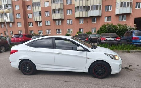 Hyundai Solaris II рестайлинг, 2011 год, 550 000 рублей, 2 фотография