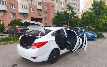 Hyundai Solaris II рестайлинг, 2011 год, 550 000 рублей, 11 фотография