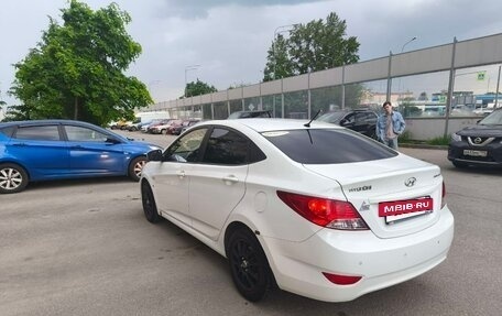 Hyundai Solaris II рестайлинг, 2011 год, 550 000 рублей, 5 фотография