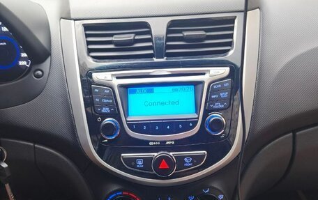 Hyundai Solaris II рестайлинг, 2011 год, 550 000 рублей, 13 фотография