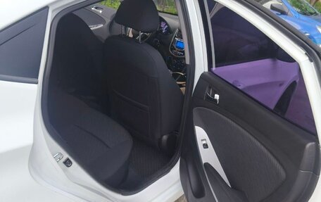Hyundai Solaris II рестайлинг, 2011 год, 550 000 рублей, 12 фотография