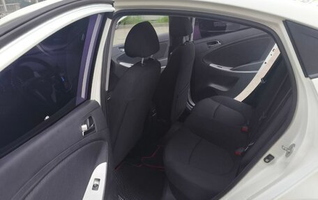 Hyundai Solaris II рестайлинг, 2011 год, 550 000 рублей, 16 фотография
