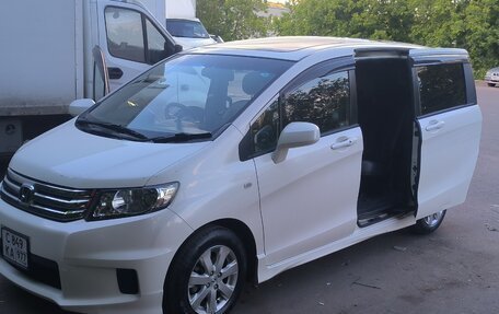 Honda Freed I, 2011 год, 1 070 000 рублей, 2 фотография