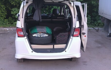 Honda Freed I, 2011 год, 1 070 000 рублей, 15 фотография