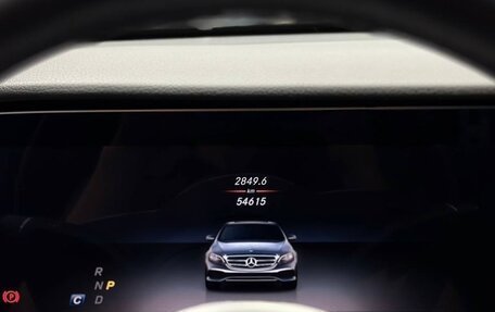 Mercedes-Benz E-Класс, 2019 год, 4 450 000 рублей, 15 фотография