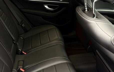 Mercedes-Benz E-Класс, 2019 год, 4 450 000 рублей, 19 фотография