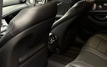 Mercedes-Benz E-Класс, 2019 год, 4 450 000 рублей, 20 фотография