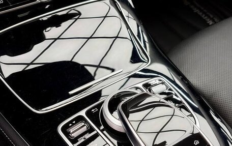 Mercedes-Benz E-Класс, 2019 год, 4 450 000 рублей, 24 фотография
