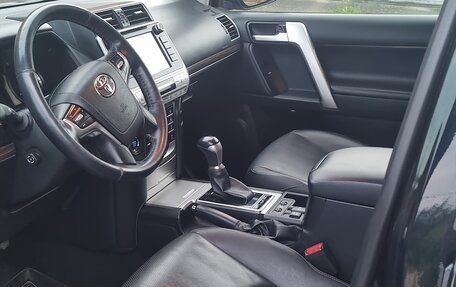 Toyota Land Cruiser Prado 150 рестайлинг 2, 2018 год, 5 900 000 рублей, 4 фотография