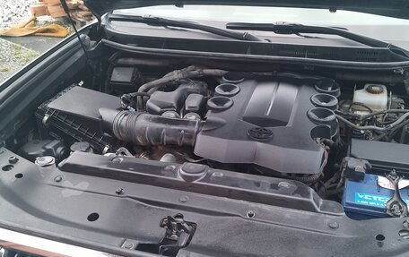 Toyota Land Cruiser Prado 150 рестайлинг 2, 2018 год, 5 900 000 рублей, 8 фотография