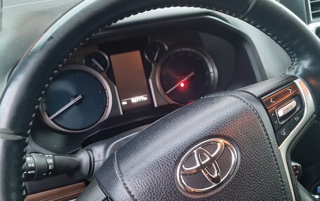 Toyota Land Cruiser Prado 150 рестайлинг 2, 2018 год, 5 900 000 рублей, 6 фотография