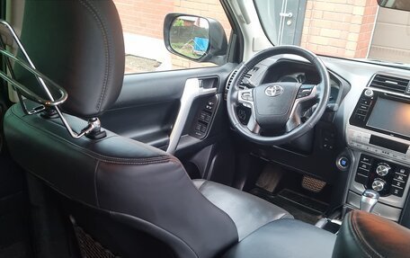 Toyota Land Cruiser Prado 150 рестайлинг 2, 2018 год, 5 900 000 рублей, 13 фотография