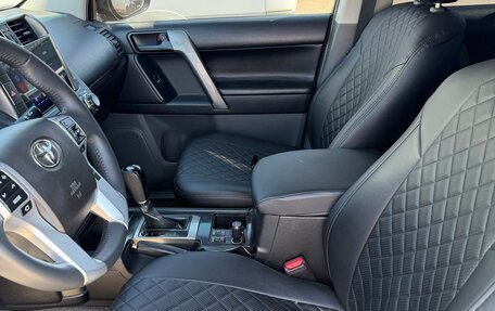 Toyota Land Cruiser Prado 150 рестайлинг 2, 2010 год, 2 650 000 рублей, 10 фотография