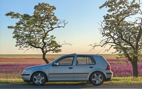 Volkswagen Golf IV, 1998 год, 590 000 рублей, 2 фотография
