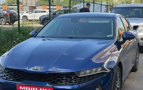 KIA K5, 2021 год, 1 650 000 рублей, 2 фотография