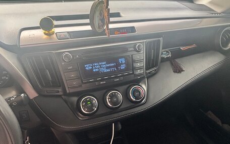 Toyota RAV4, 2015 год, 2 300 000 рублей, 6 фотография