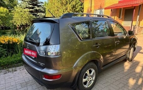 Mitsubishi Outlander III рестайлинг 3, 2011 год, 900 000 рублей, 3 фотография