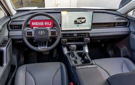 Toyota RAV4, 2026 год, 4 389 000 рублей, 8 фотография