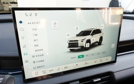 Toyota RAV4, 2026 год, 4 389 000 рублей, 19 фотография