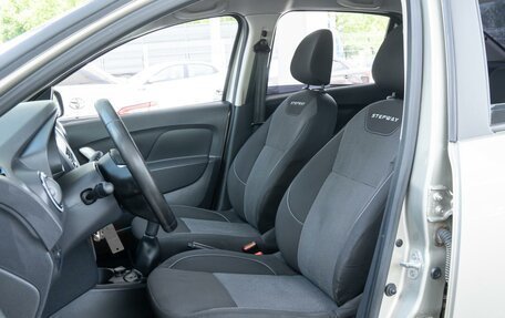 Renault Logan II, 2019 год, 1 130 000 рублей, 10 фотография
