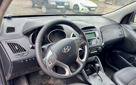 Hyundai ix35 I рестайлинг, 2010 год, 930 000 рублей, 17 фотография
